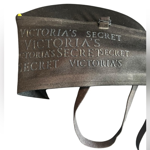VICTORIA’S SECRET black strapless bandeau bra. The Bench 2-in-1 Strap/less Bra - Picture 4 of 6